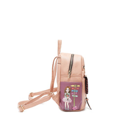 Mochila con solapa y estampado de hardware